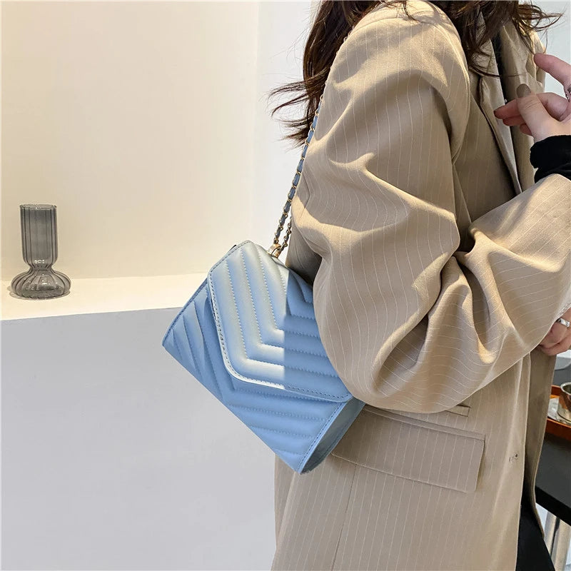 Fashionable Elegant Argyle Quilted Small Square Bag Woven Chain Magnetic Suction Buckle Diagonal Cross Bag Commuter Shoulder Bag