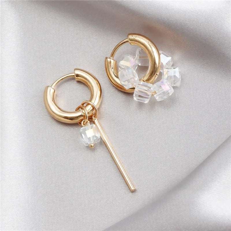 Ladies' Crystal Earrings With A Metallic Texture And Bird-Shaped Hooks. They Are Perfect For Wearing At Parties Or As Gifts.