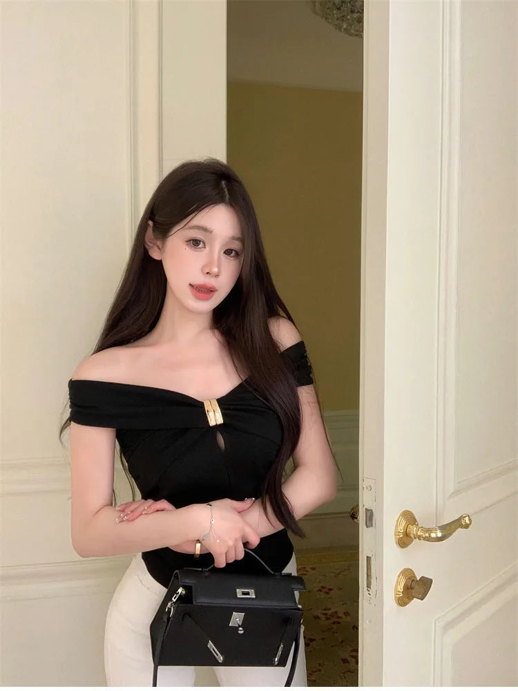 Korean Style Sexy Women Crop Tops Vintage High Street Off Shoulder White T-shirt Streetwear Casual Tee Shirt Retro Slim T Shirts