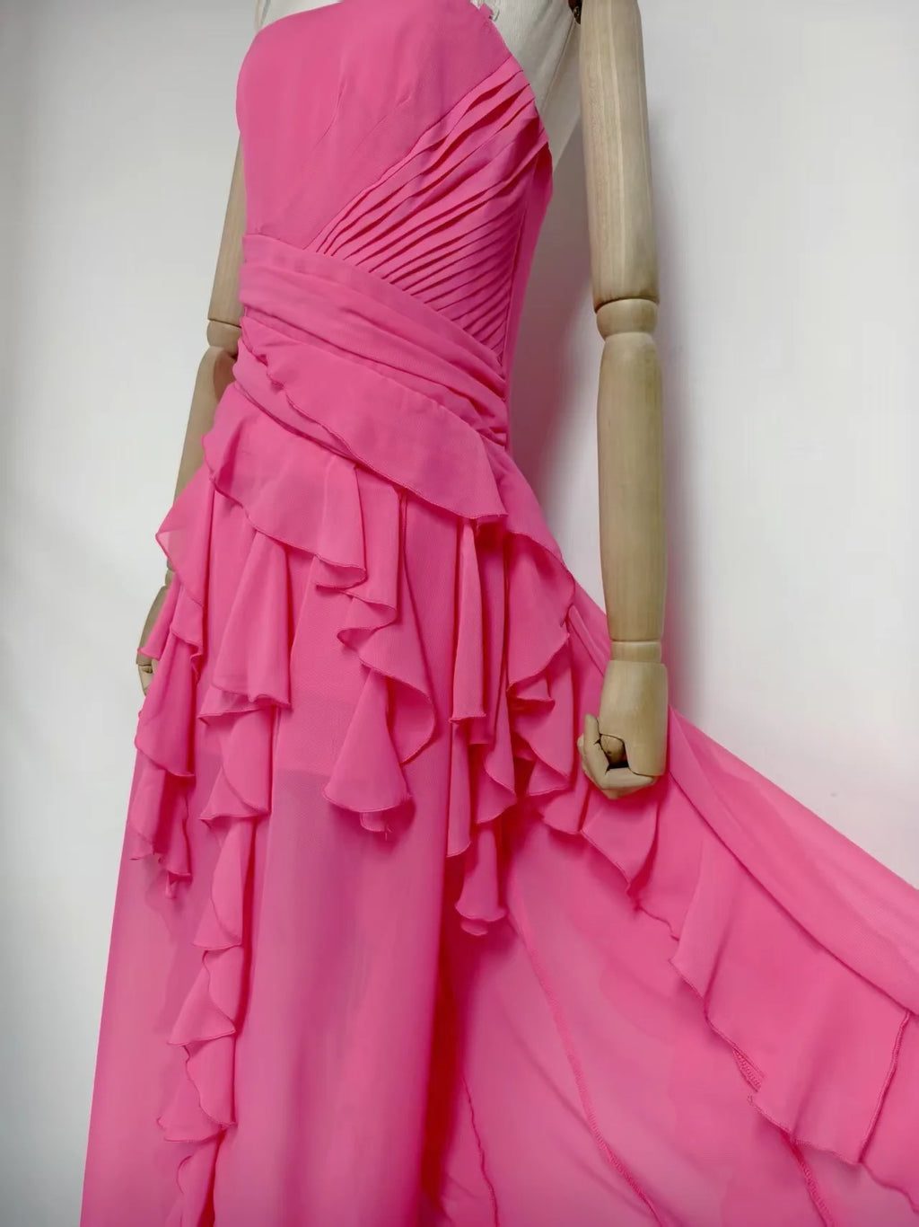 2026 Summer American Elegant Temperament Fashion Ruffled Splicing Sleeveless Strapless Irregular Split Chiffon Long Dress Women