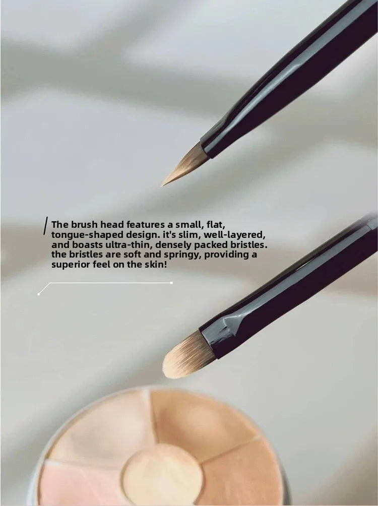 Tongue-shaped Flat Detail Concealer Brush, Soft Bristles Seamless Coverage for Dark Circles, Acne Marks & Spots