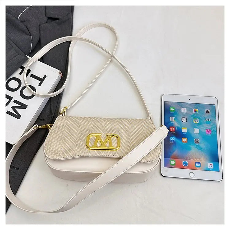 Famous Designer Crossbody Bag Trendy Letter Logo Also Serves As A Chic And Spacious Diaper Bag For Women