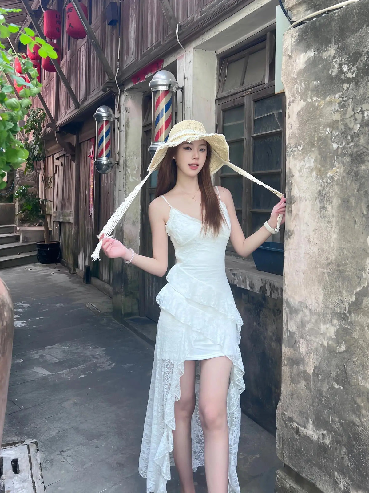 Summer New Style White Lace Irregular Belted Strap Dress Women's Beach Vacation Dress Slim Fit French Style No Sleeve Dress