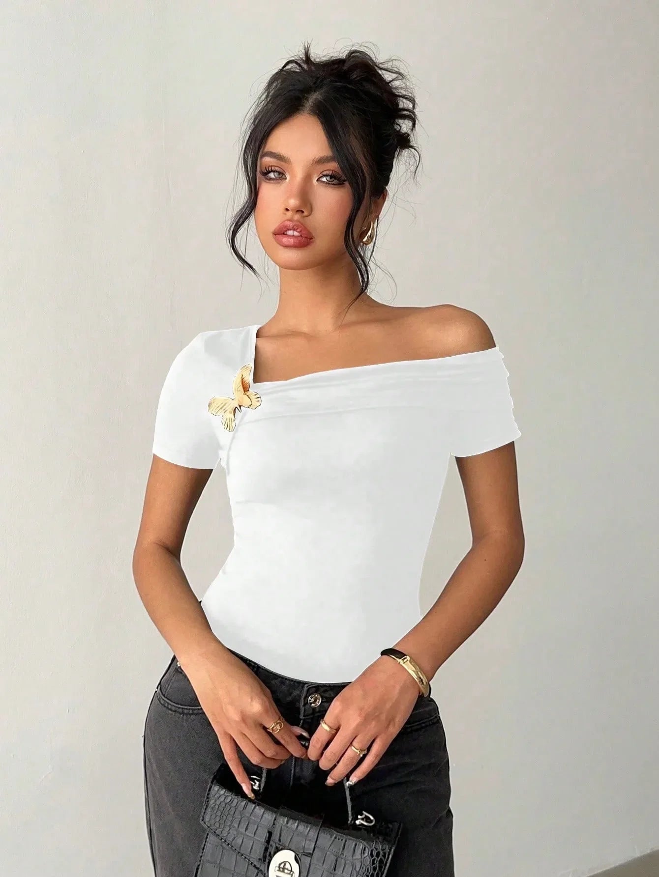 Metal Butterfly Buckle Sloping Shoulder T-shirt Women's Short Sleeve Slim Fitting Interior Blouse Casual Versatile Cropped Tops