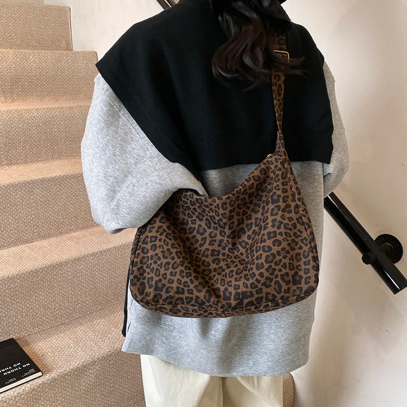 Trendy Casual Soft Textile Women's Shoulder Bag Large Capacity Leopard Print Female Retro Crossbody Bag For Commute Outings