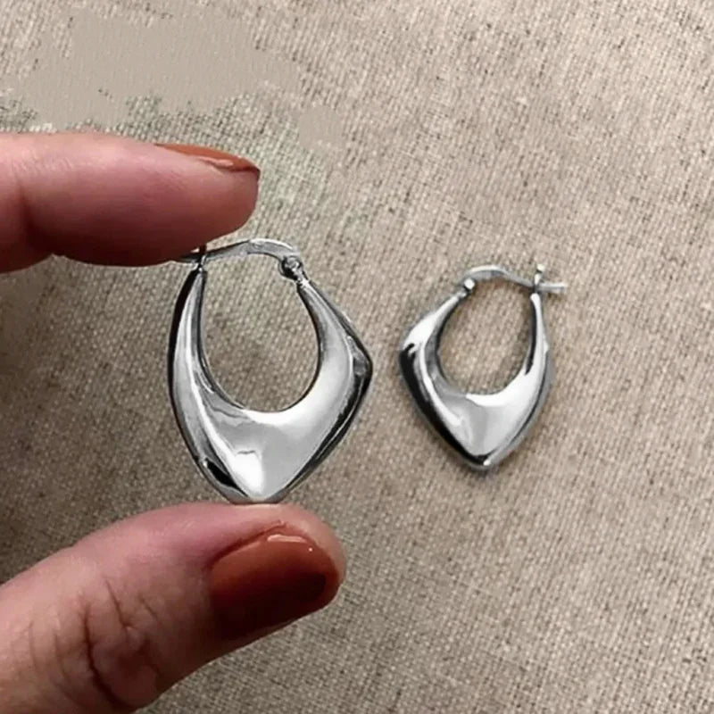 Trending French Metal Sunflower Hoop Earring Texture Elegant Geometry Cheap Earrings Female Fashion Jewelry Woman New