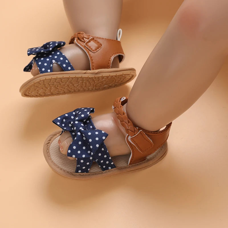 2025 Infant Baby Girls Summer Sandals with Flower Bowknot Soft Sole Wedding Dress Flats Newborn First Walkers Crib Dress Shoes