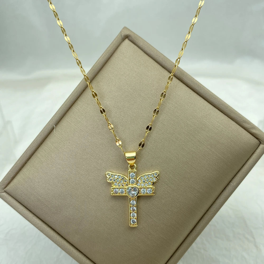 18K Gold Plated Stainless Steel Necklace for Women Copper Pendant Necklace Gold Plated Heart Butterfly Zircon Jewelry