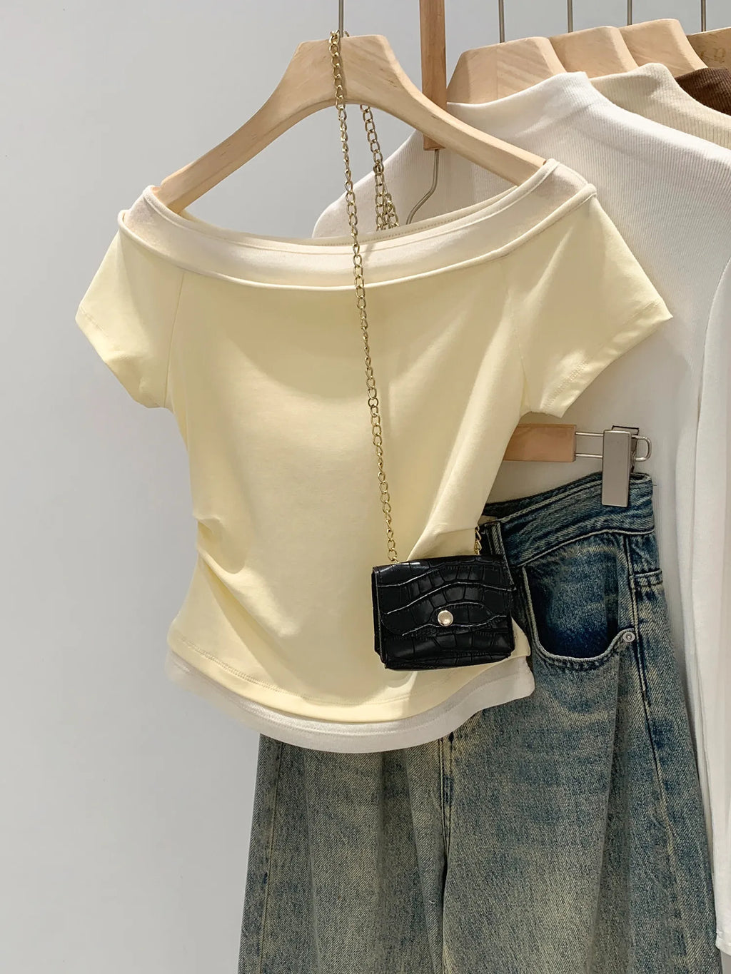 Unique Shoulder-Baring Pink Short-Sleeve T-Shirt Women's Summer New Style Korean Version Slim Fit Commute Style Cotton Material