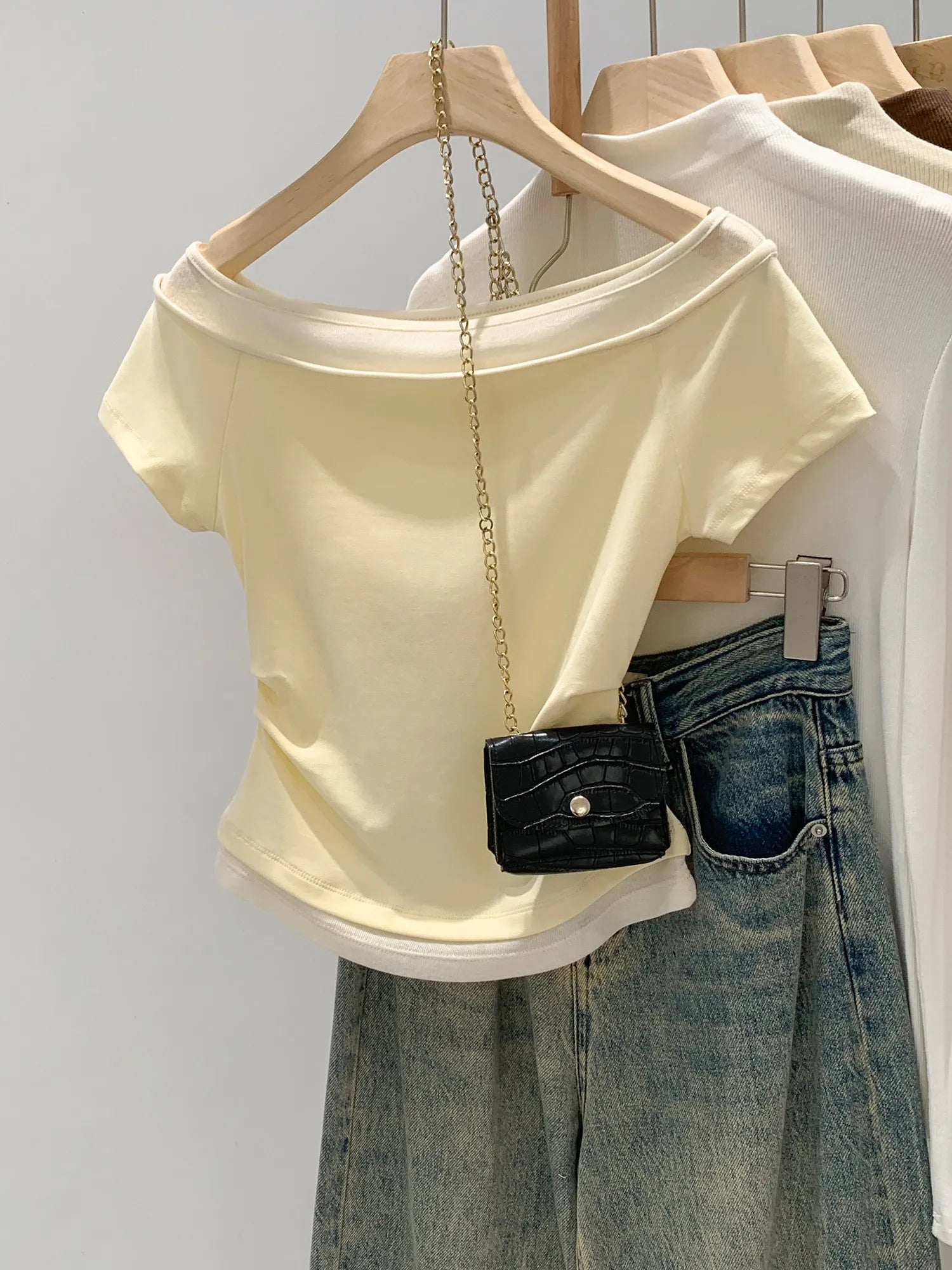 Unique Shoulder-Baring Pink Short-Sleeve T-Shirt Women's Summer New Style Korean Version Slim Fit Commute Style Cotton Material