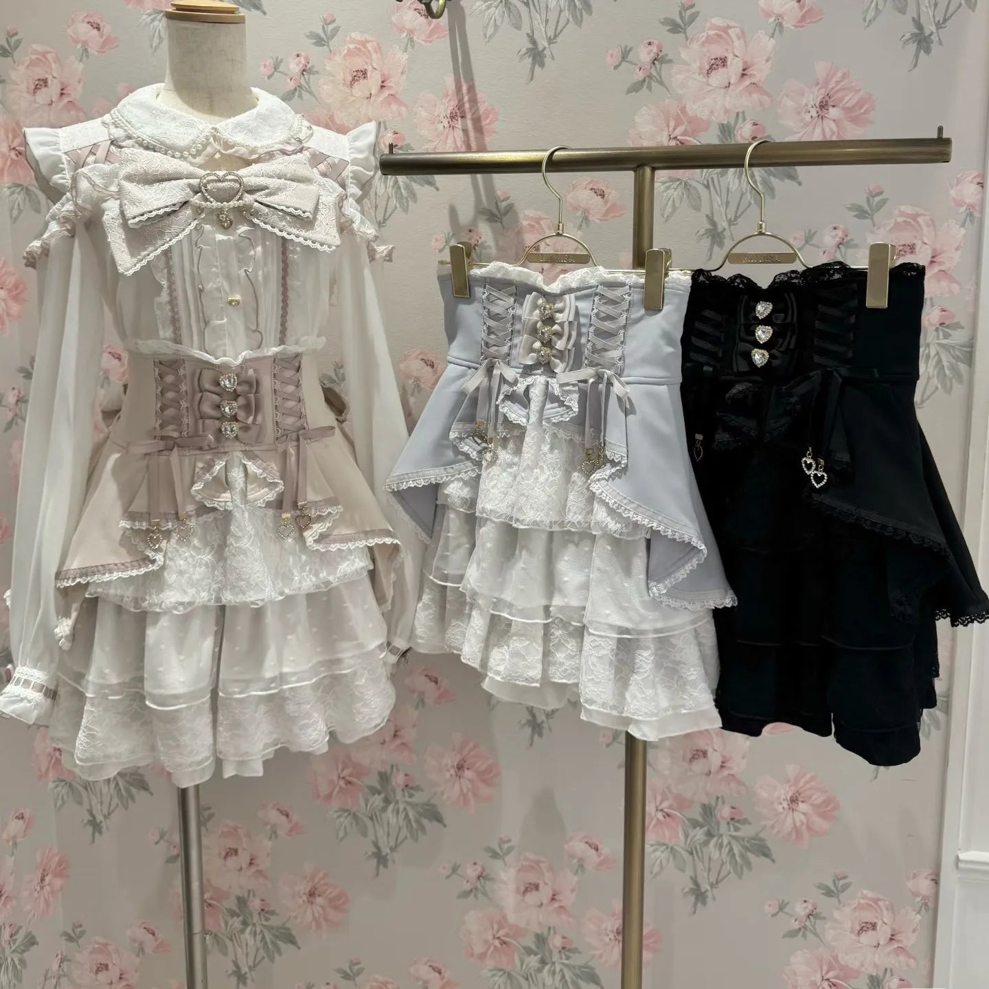 Sweet Kawaii Gothic Lolita Skirt Women Lace Ruffle High Waist Tiered Skirt with Bow Pearl Chain Decor Cute A-line Mini Skirt