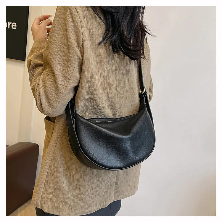 Women Vintage Soft Leather Dumpling Bag Fashion Adjustable Strap Crossbody Bag Large Capacity Crescent Shoulder Purse for Daily