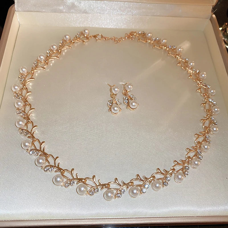 Elegant Rhinestone Pearl Jewelry Set Rectangular Earrings Necklace Two Piece Vintage Choker for Wedding Brides