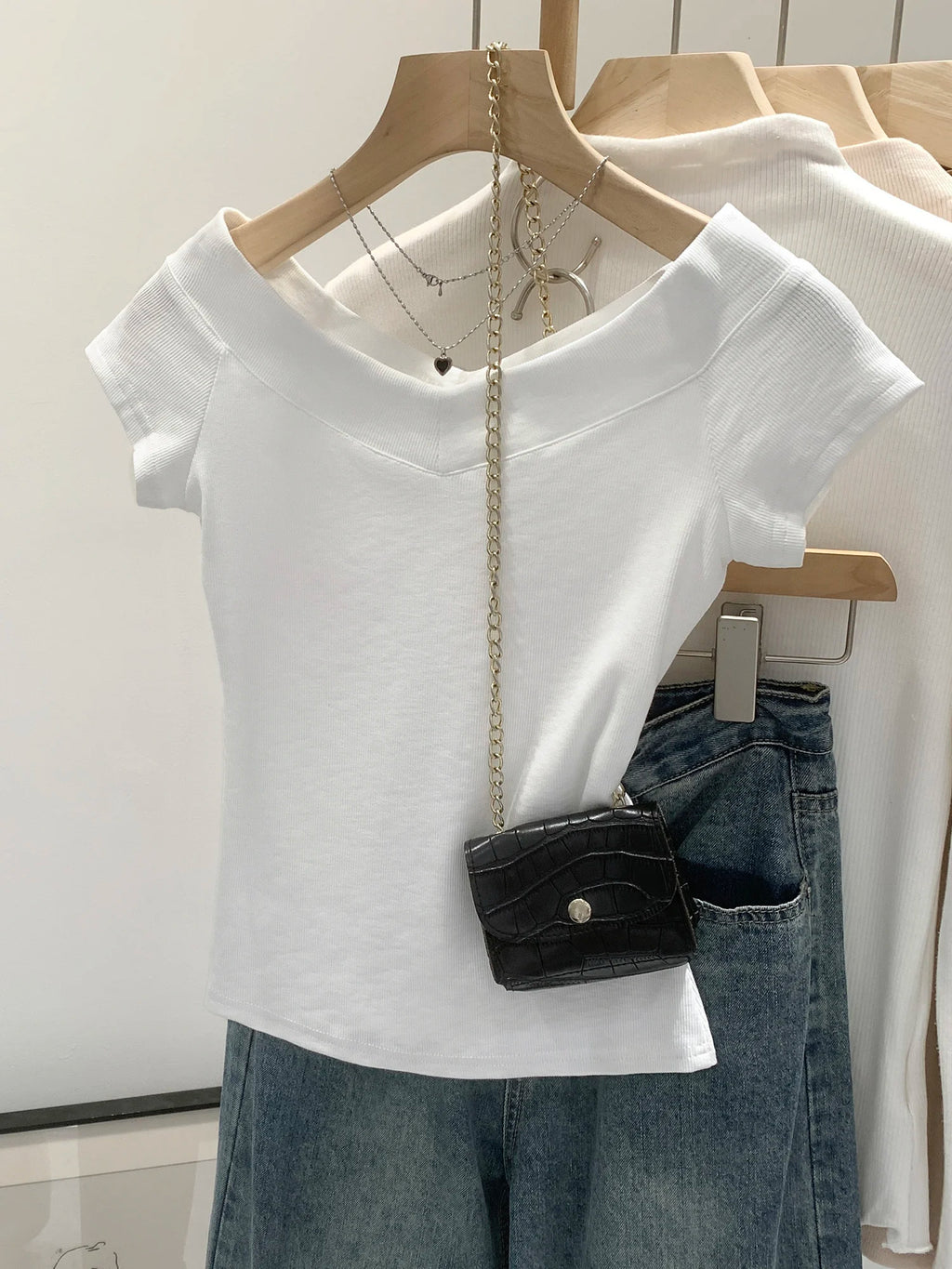 Pink Shoulder Bared Short Sleeve T Shirt Women's Summer New Style Ageless Lady Pure Desire Spicy Girl Top Simple Backless Design