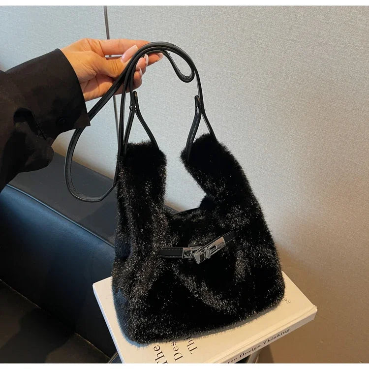 Fashionable Women's Bags Trend 2025 Faux Fur Shoulder Bags Plush Faux Mink Luxury Handbags Chic Crossbody Bag Solid Color Purses