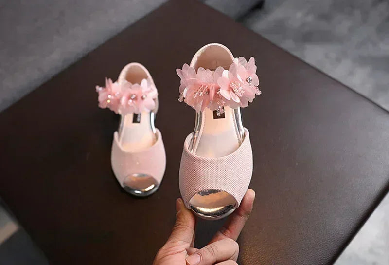 Summer New Style Children's Sandals Girls Fashion Rhinestone Flower Princess Shoes Little Girls Soft Soled Dance Shoes Girls