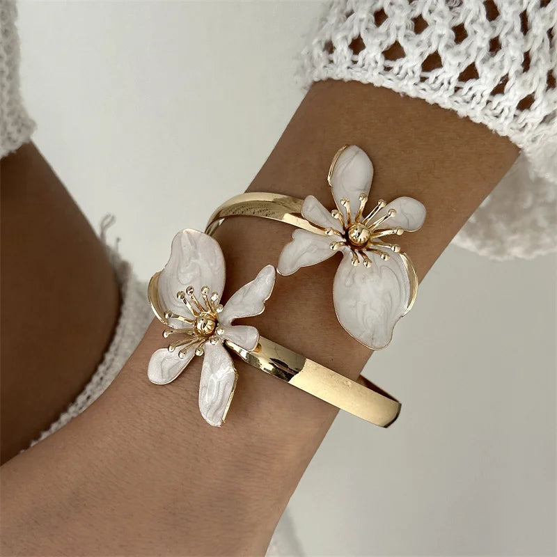 Elegant Enamel Flower Open Cuff Bracelet For Women'S Gold Plated Metal Pink White Blue Floral Bangles Beach Vacation Jewelry