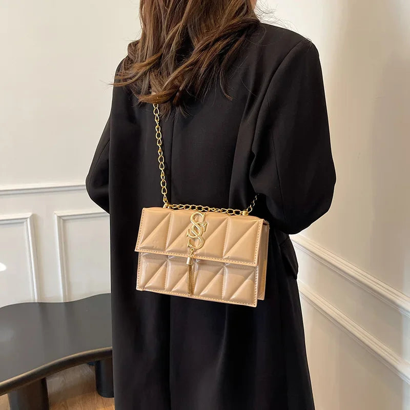 Trendy Luxury Argyle Quilted Flip Small Square Bag Metal Letter Tassel Diagonal Cross Package Commuter Shoulder Bag