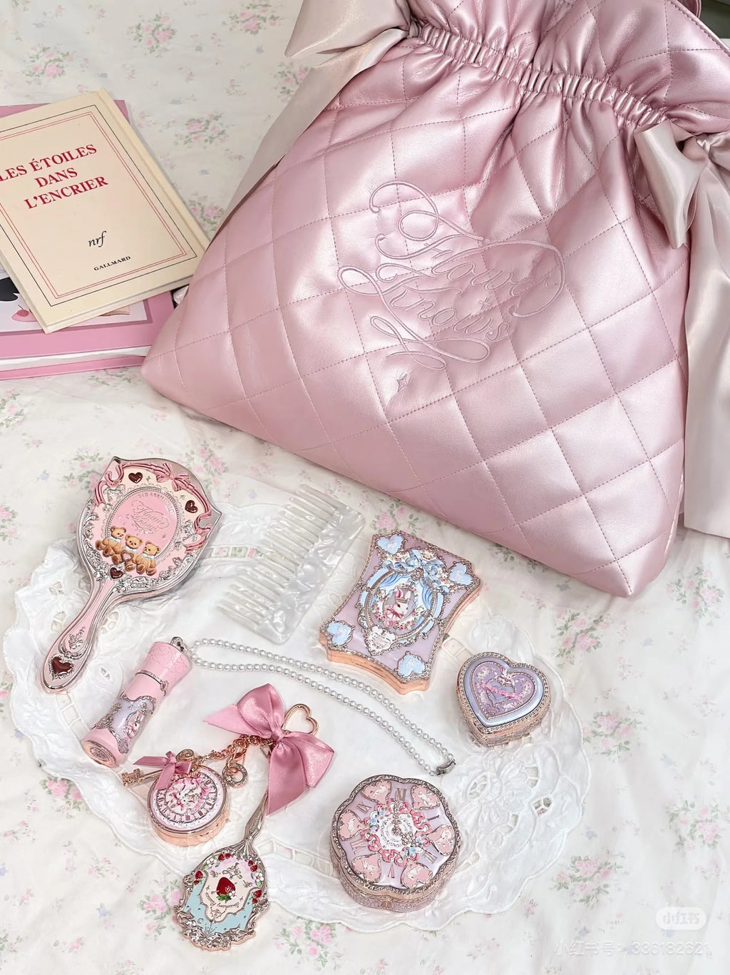 Flower Knows Strawberry Rococo Series Mini Mirror Charm Pink Lattice Handbag Limited Large Capacity Fashion Women Bag