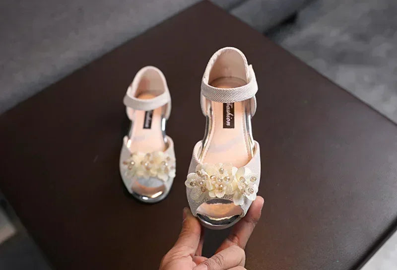 Summer New Style Children's Sandals Girls Fashion Rhinestone Flower Princess Shoes Little Girls Soft Soled Dance Shoes Girls