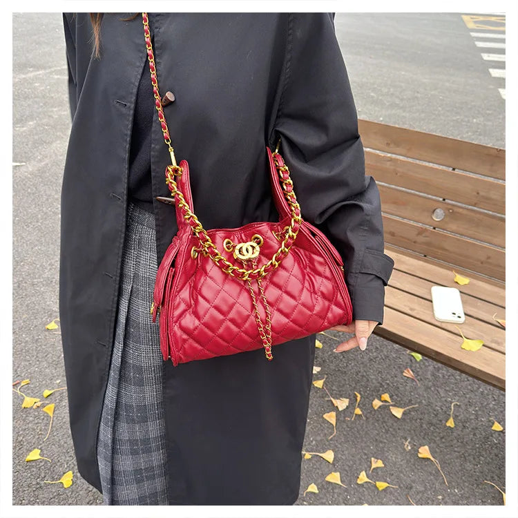 Quilted shoulder underarm bag, large-capacity hobo bag, bucket drawstring chain crossbody bag, women's handbag