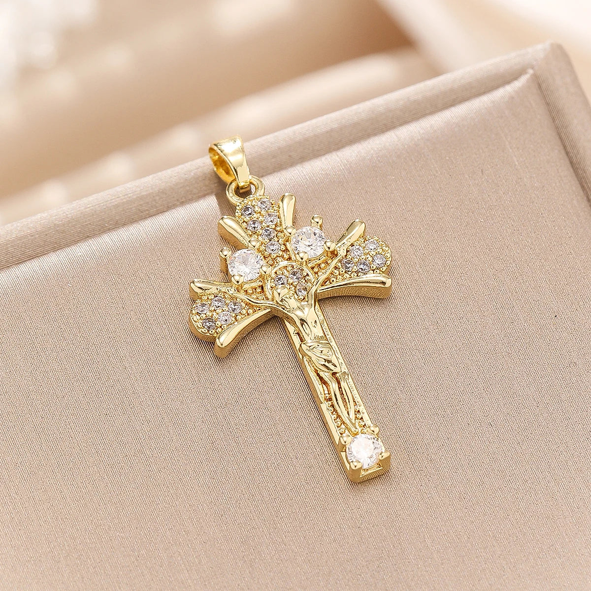 Light Luxury And Cross Colored Zirconium Micro-Paved Zircon Necklace Pendant Personalized Niche Clavicle Chain