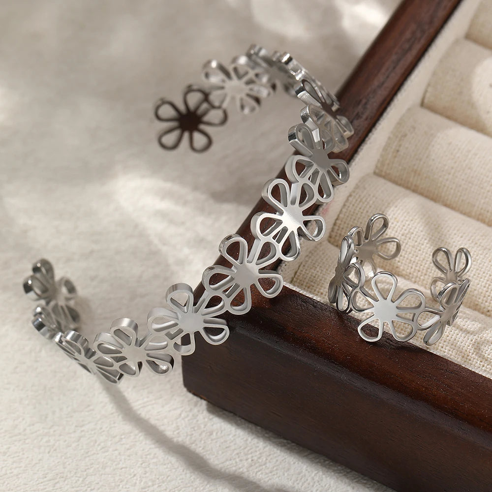 Stainless Steel Bracelet Rings Set Hollow Flowers Unusual Retro Bracelet Ring For Women'S Jewelry Non-Fading High-Quality New