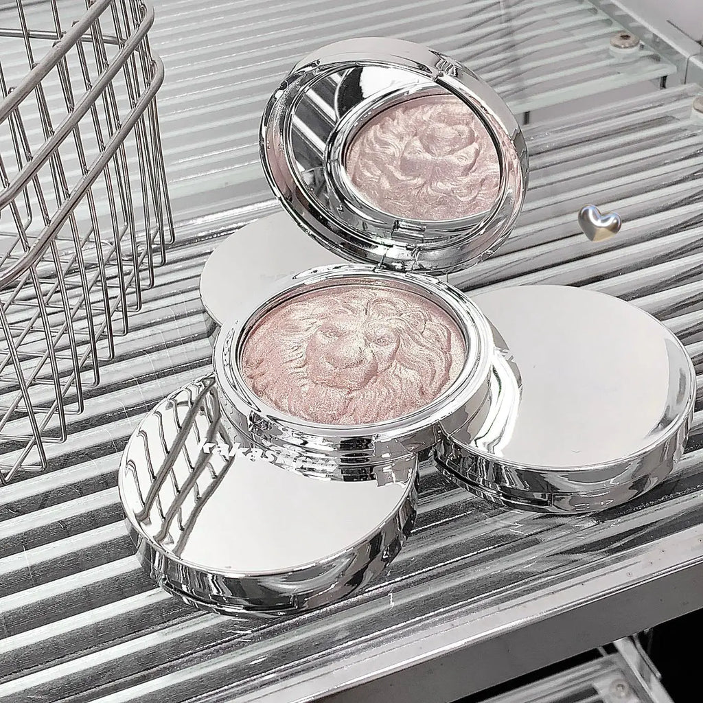 Three-Color Lion Shiny Highlight Soft And Delicate Powder Clear Pearlescent Glitter High Gloss Cream Makeup Pressed Powder