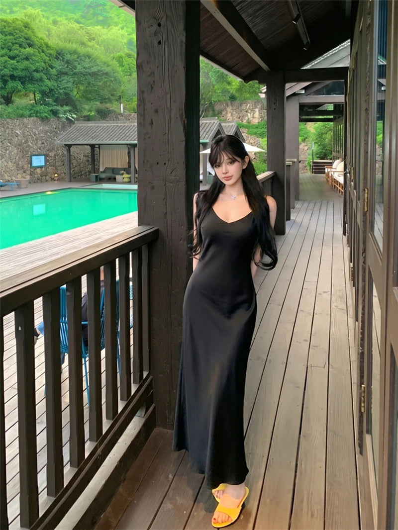 Sexy Retro V-Neck Strap Dress Women's Slim Fit Long Skirt High Waist Summer Design Sensation Lady Style Comfortable Breathable