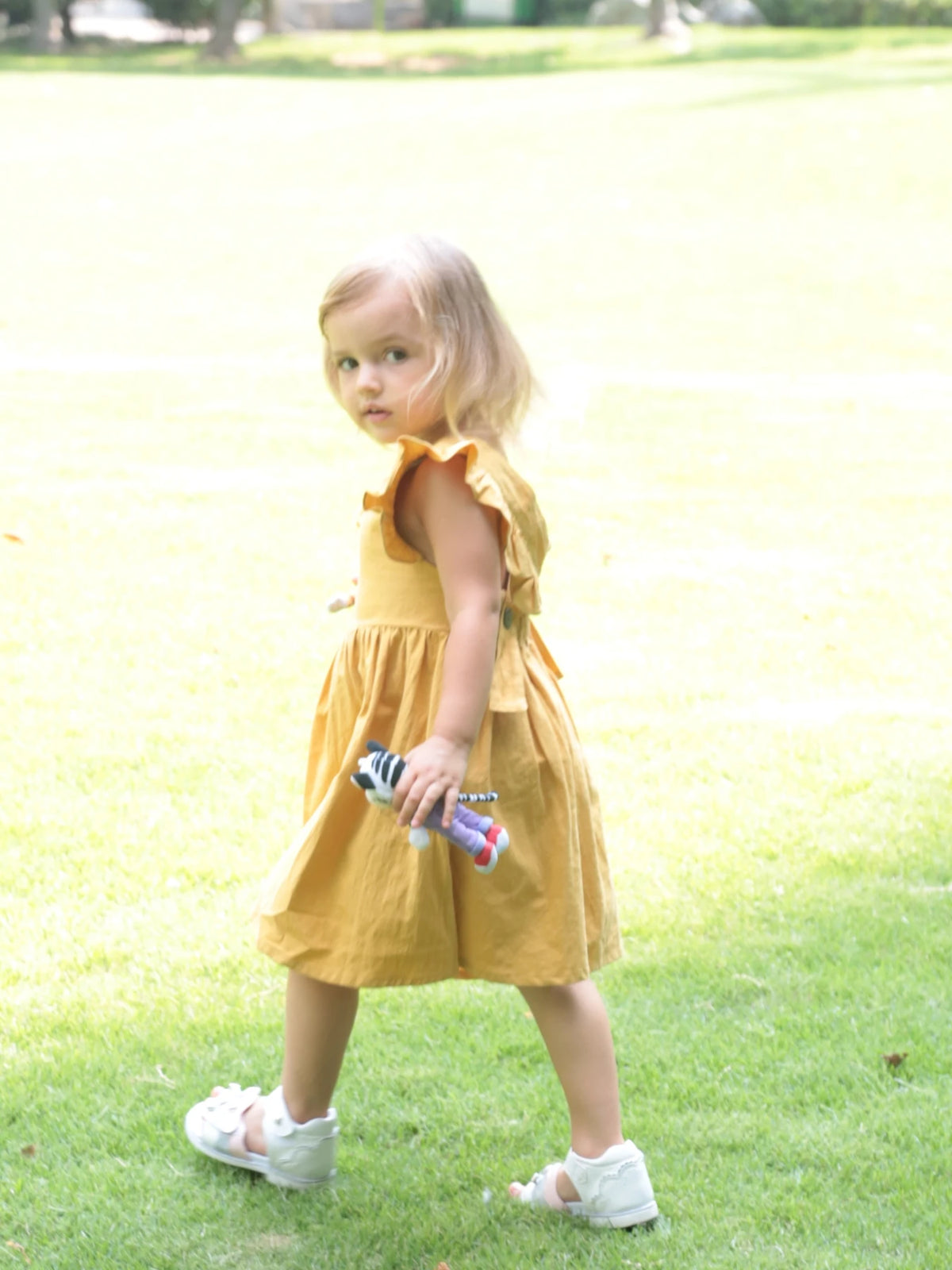 Casual Style Sleeveless Baby Girl Clothing Flying Sleeve Cotton and Linen Material Versatile Solid Color Princess Dress