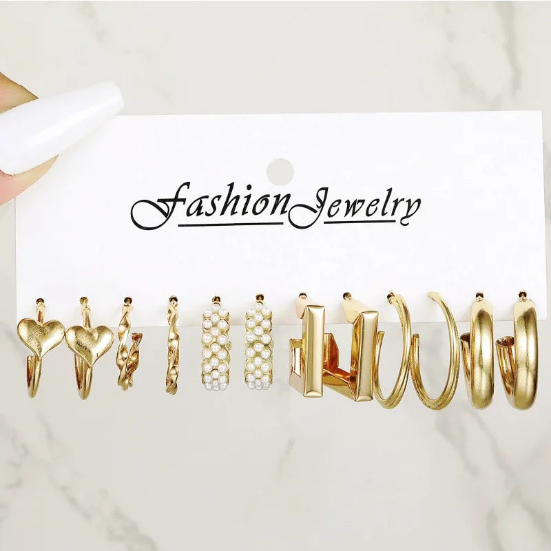 Simple C-shaped Love Teardrop Fashion Design Gold Women's Earring Set Suitable for Daily Wear