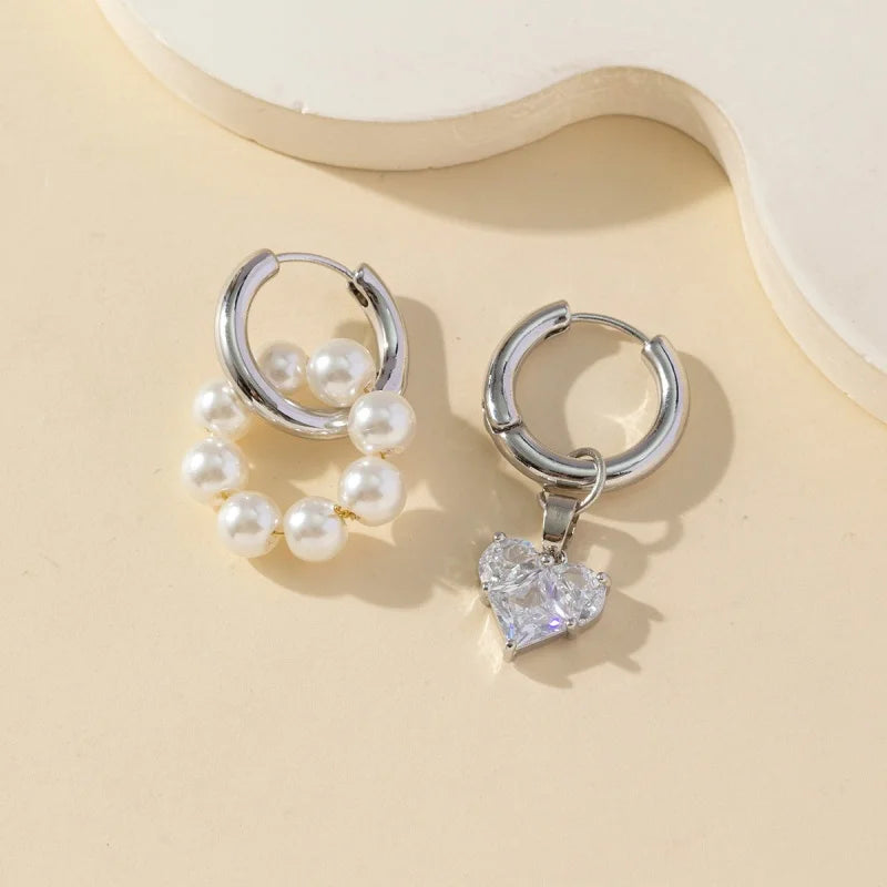 Ladies' Crystal Earrings With A Metallic Texture And Bird-Shaped Hooks. They Are Perfect For Wearing At Parties Or As Gifts.