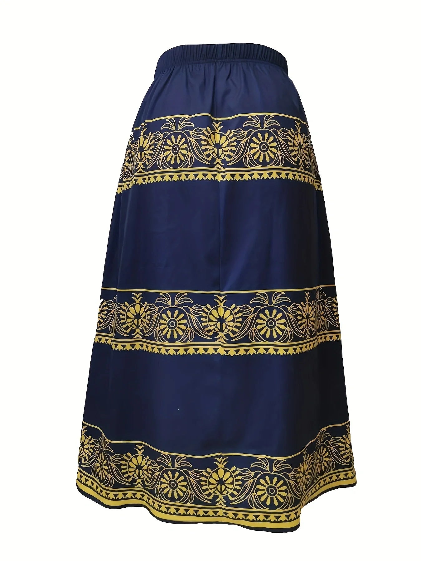 Plus-size women's fashion suitable for travel and recreation with geometric print skirt