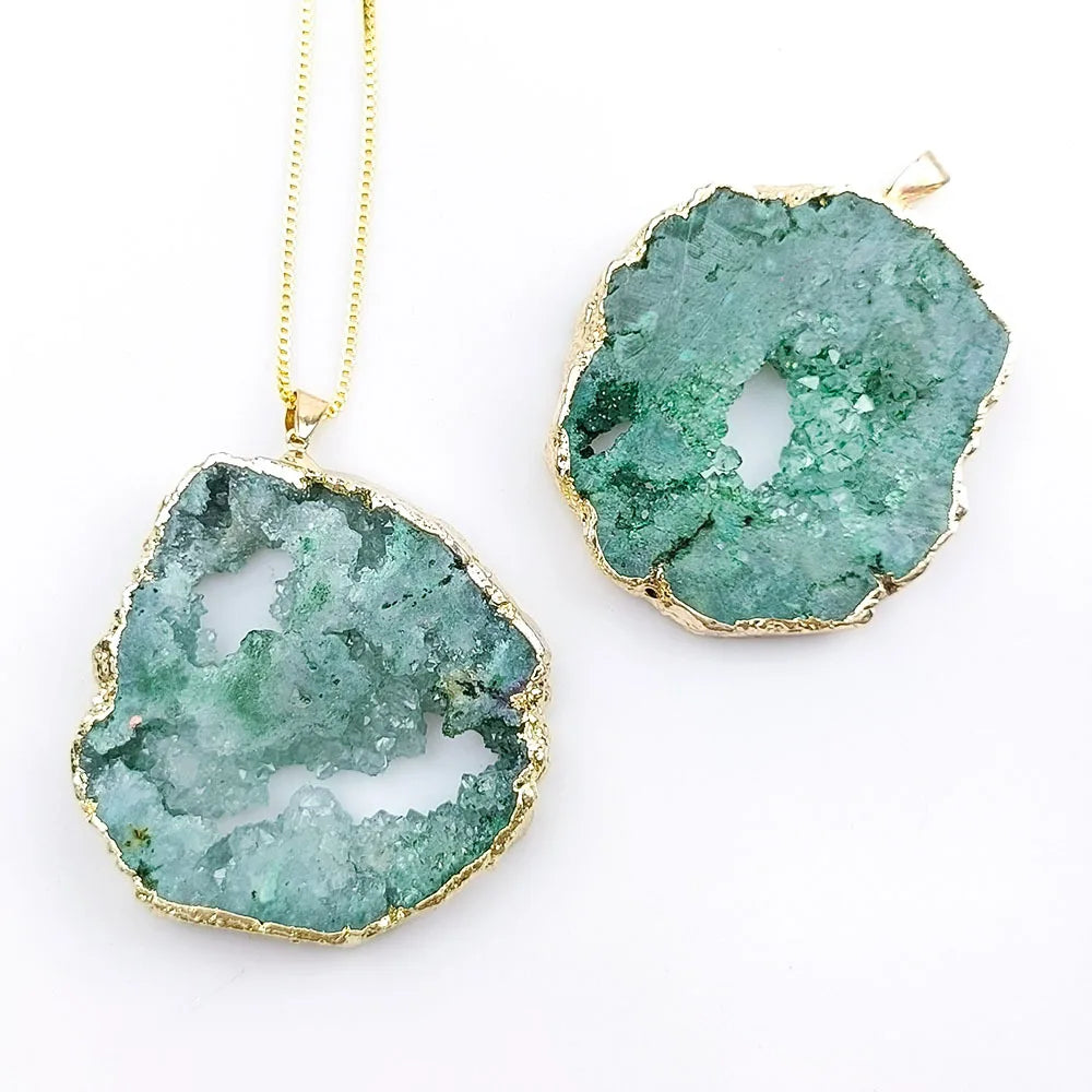 Natural Agate Slice Druzy Necklace Irregular Quartz Geode Pendant Necklace with Gold Plated Edge Crystal Stone Jewelry for Women