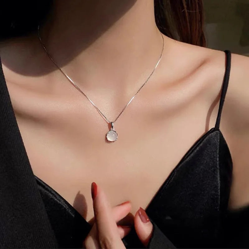 Simple White Round Pendant Necklaces Women Jewelry Choker Clavicle Chain Short Charm Necklace Valentines Day Gifts