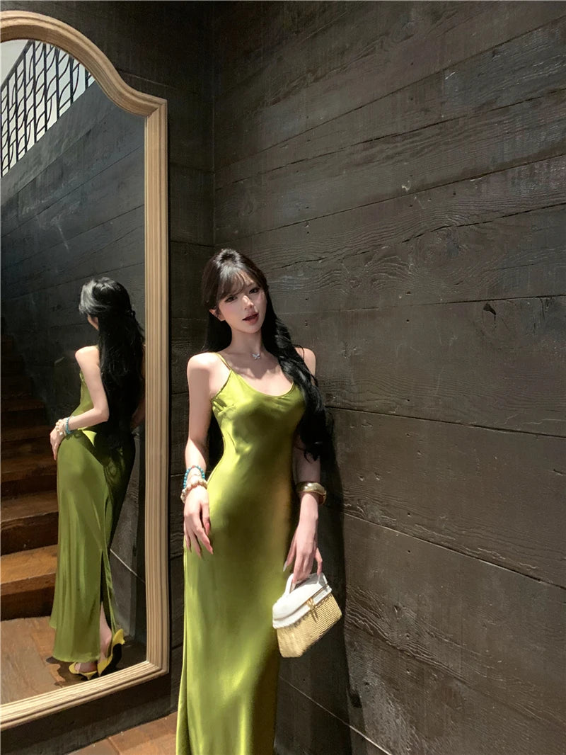 Sexy Retro V-Neck Strap Dress Women's Slim Fit Long Skirt High Waist Summer Design Sensation Lady Style Comfortable Breathable