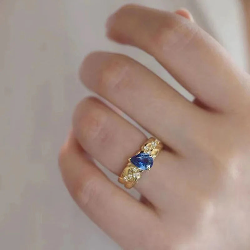 New Palace Feng Shui Blue Zircon Ring with Female Design, Personalized Temperament, Trendy Elegance, Old Money Style Jewelry