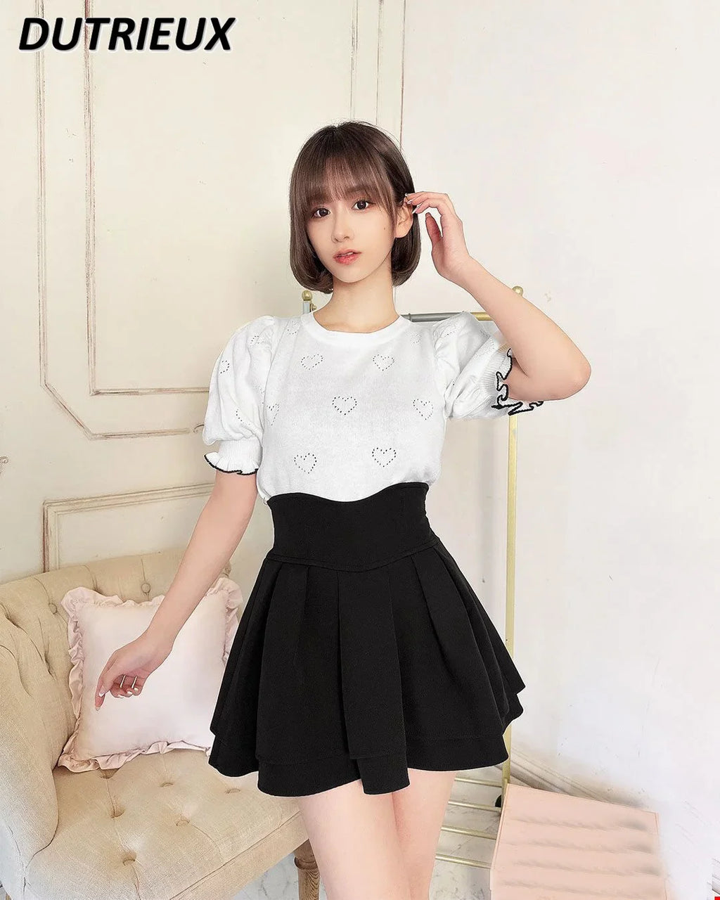 Japanese Lolita Black Skirts Women 2023 Spring Autumn New Radian Waistline Slim Short Pleated Skirt Female Mini Skirt Culottes