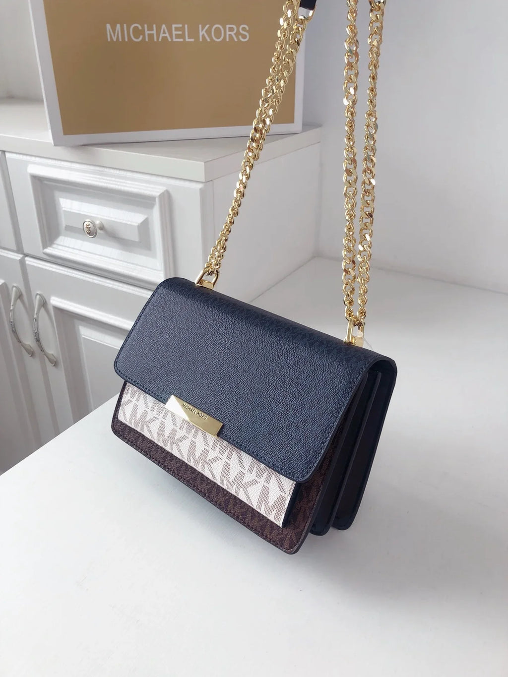 Michael Kors Women's Luxury Design Shoulder Bag Classic Fashion Crossbody High Quality for Casual Or Business Wear Handbag