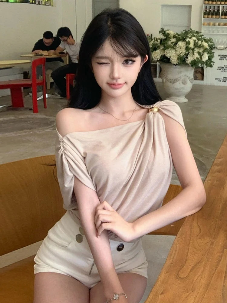 Sexy Slim Fit Metal Buckle Asymmetrical Shoulder Top Pleated Design Versatile Single Wear Tank Top Breathable Short Length