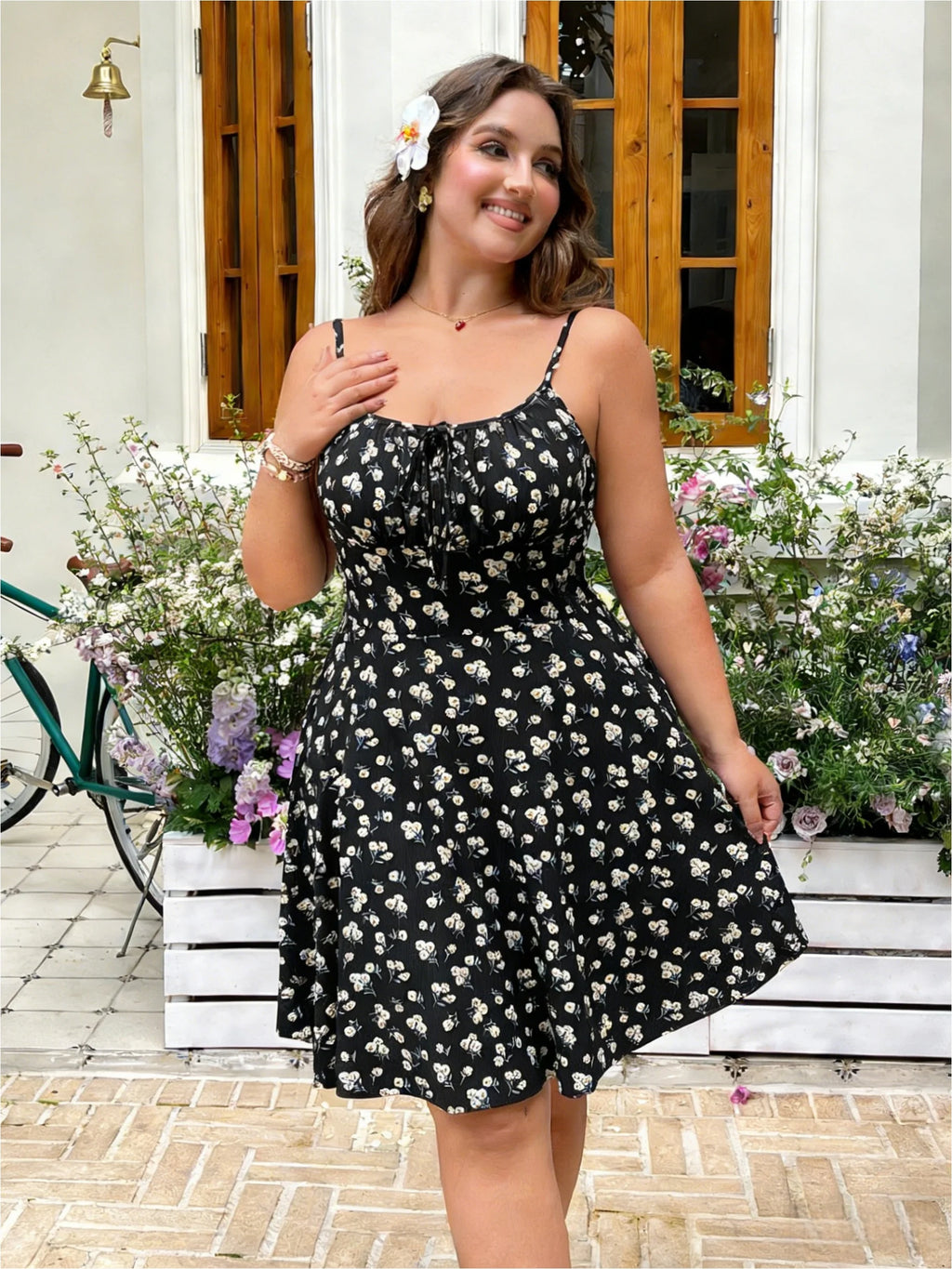 Plus Size Women's Floral Print Spaghetti Strap Dress Square Neck Tie Front A-Line Flared Hem Mini Dress