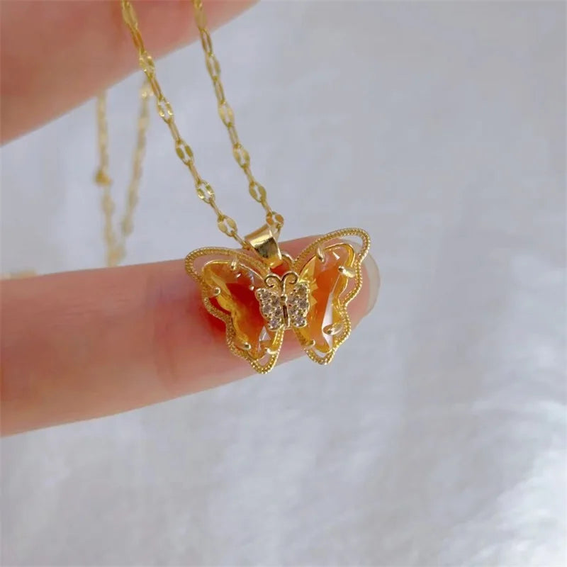 Fashionable European and American Micro-inlaid Cute Butterfly Necklace Classic Retro Light Luxury Stainless Steel Clavicle Chain