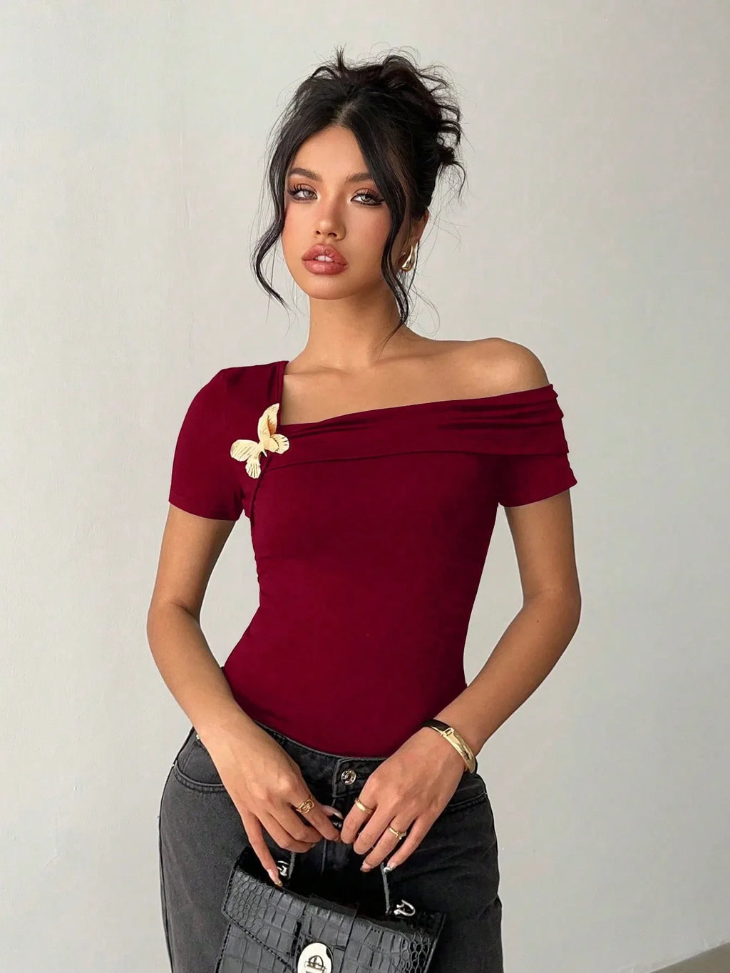 Metal Butterfly Buckle Sloping Shoulder T-shirt Women's Short Sleeve Slim Fitting Interior Blouse Casual Versatile Cropped Tops
