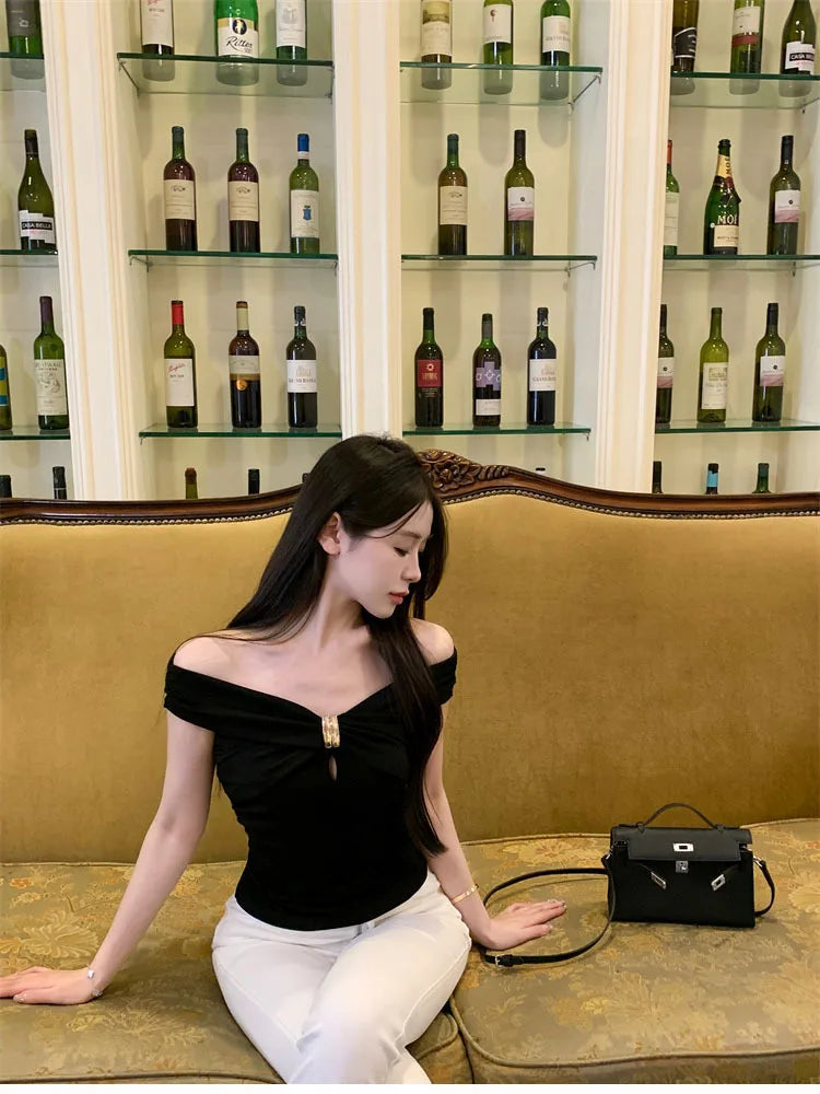 Korean Style Sexy Women Crop Tops Vintage High Street Off Shoulder White T-shirt Streetwear Casual Tee Shirt Retro Slim T Shirts