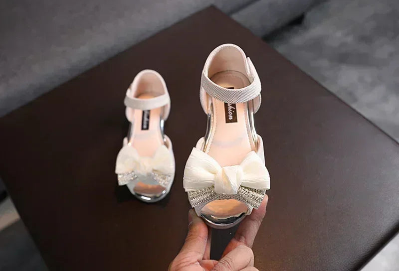 Summer New Style Children's Sandals Girls Fashion Rhinestone Flower Princess Shoes Little Girls Soft Soled Dance Shoes Girls