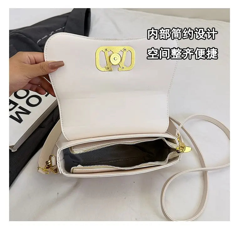 Famous Designer Crossbody Bag Trendy Letter Logo Also Serves As A Chic And Spacious Diaper Bag For Women
