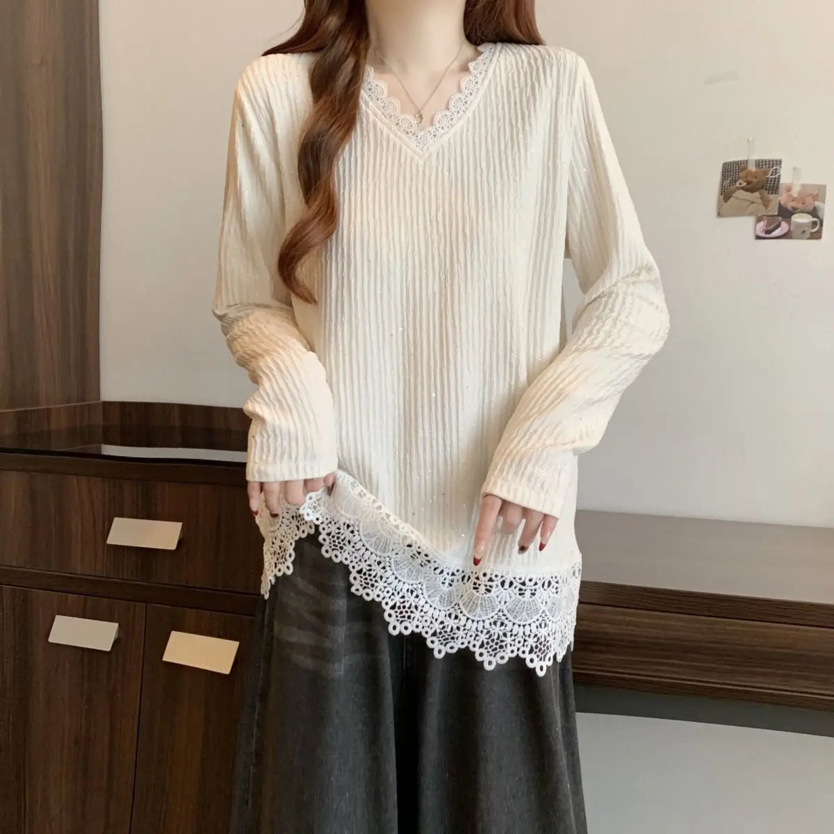 Lace Splicing Long Sleeve T-shirt Female Loose Slimming V-Neck Top