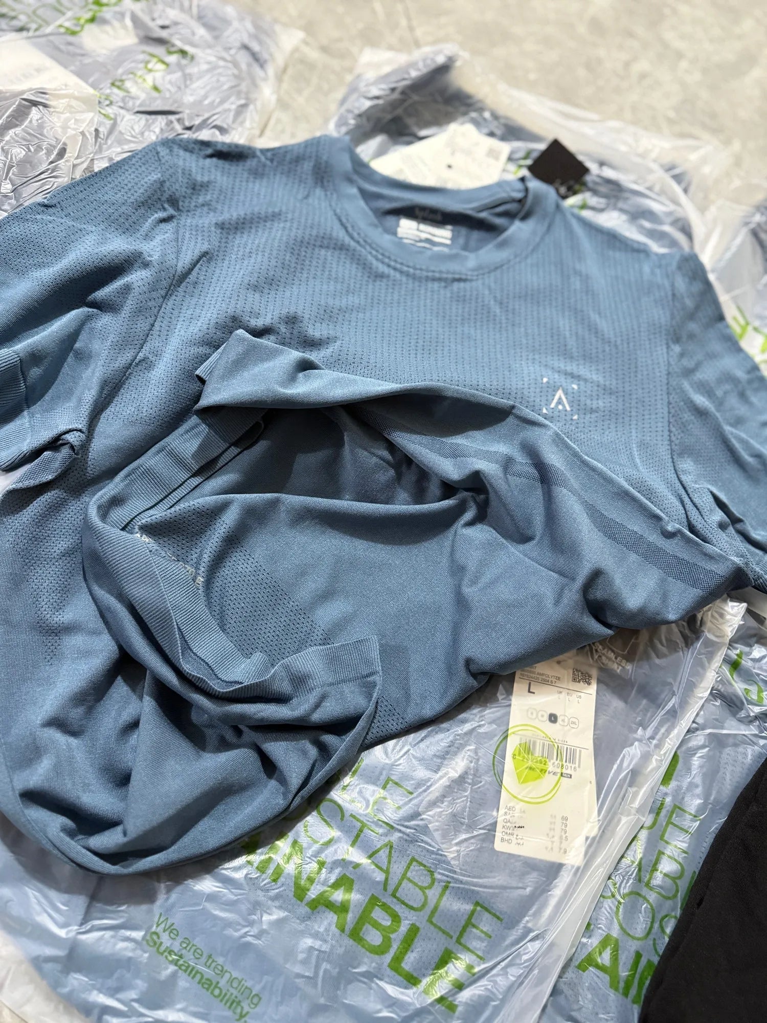 Outdoor Sports Men's T-Shirt Quick Dry Anti-Sweat Reflective Laser Perforated Short Sleeve Ultra Light Breathable Comfortable