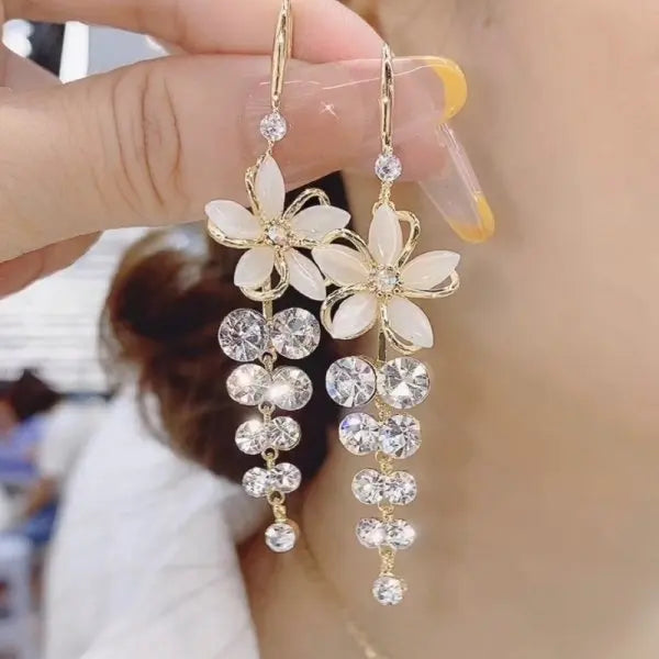 Exquisite Leaves Crystal Flower Stud Earrings For Women AAA Zircon Rose Butterfly Tassel Bridal Jewelry