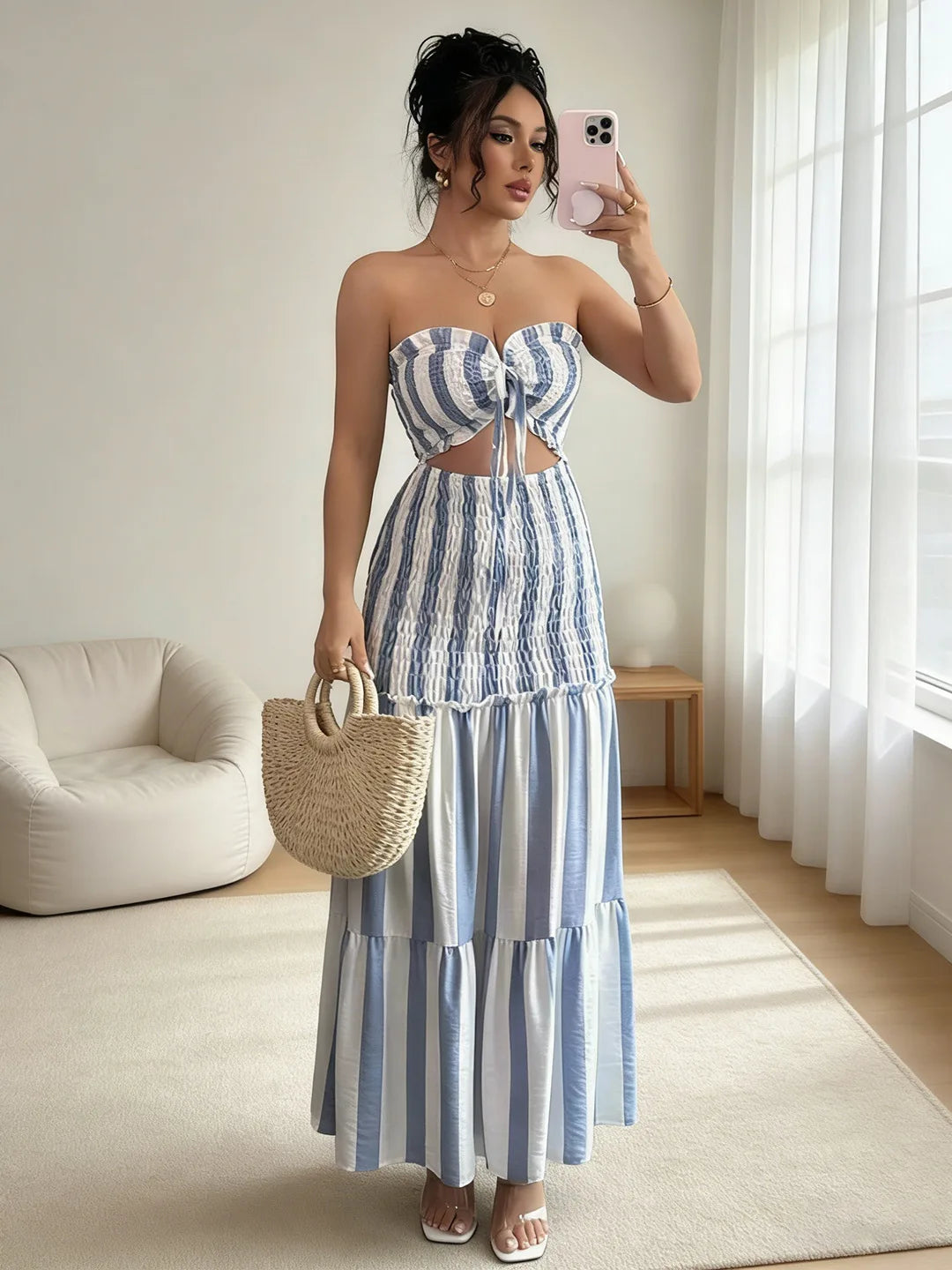 2026 Summer Lady And White Striped Strapless Dress With Hollowed Waist And Tiered Hem For Vacation Femme Elegant